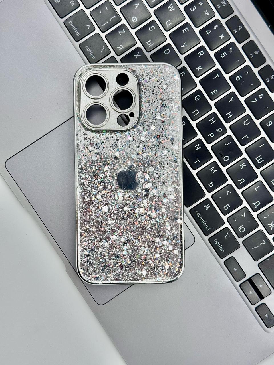 Блестящий чехол для iPhone 15 Pro