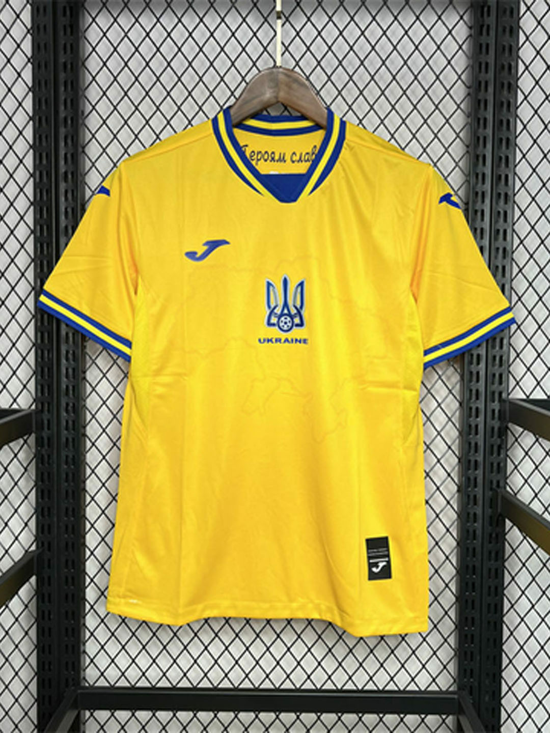 Домашняя футбольная форма сборной Украины от Joma