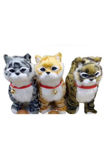 Ходячая кошечка на поводке.