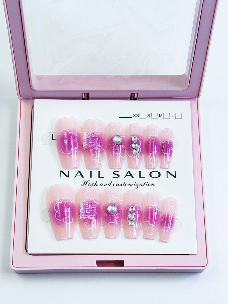 Набор накладных ногтей Nail Salon — розово-прозрачные с дизайном в стиле kawaii (12 штук)
