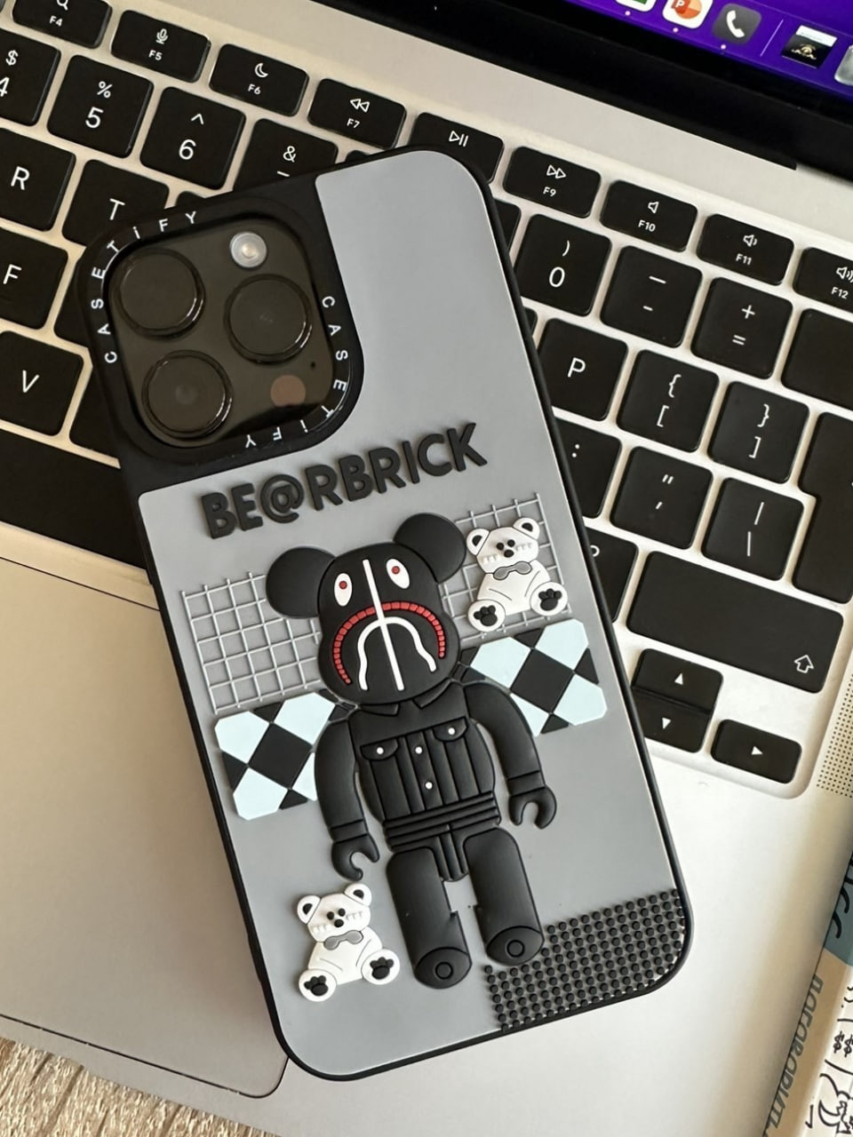 Чехол для iРhone BEARBRICK